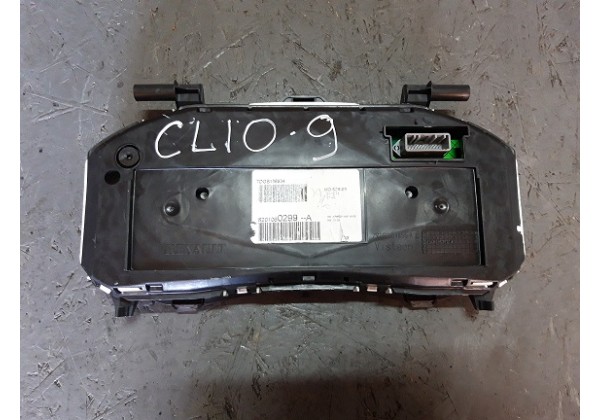 Панель приладів Renault Clio III, 8201060299A
